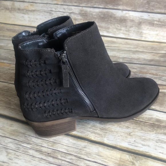 Kensie Shoes - KENSIE GRANGER GREY SUEDE BOOTIE SIZE 10